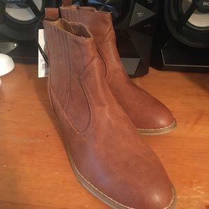 Women western ankle boot Universal Thread